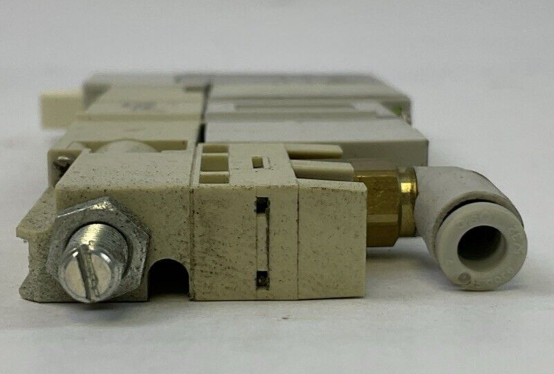 SMC SV1400-5FUD SOLENOID VALVE 24VDC SV1300-N5-A1 INTERFACE REGULATOR 14-100PSI3