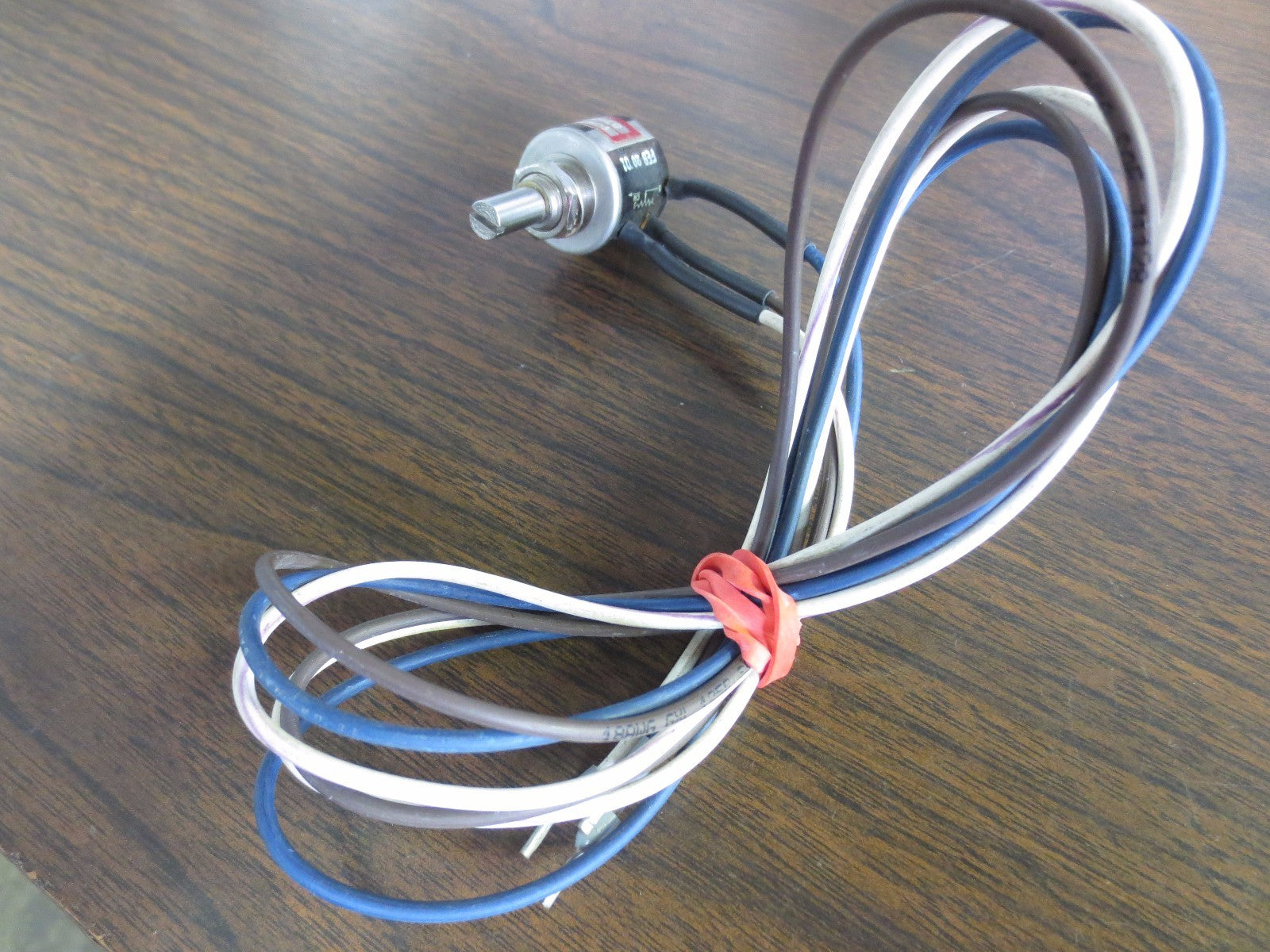 MAUREY INSTRUMENT CORP. 87-H679-202 POTENTIOMETER - 10-TURN - 2K OHMS +/- 5% - 1