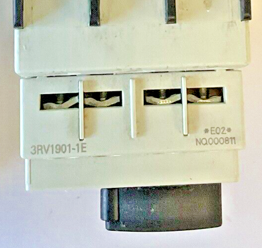 SIEMENS 3RV1021-0JA10 CIRCUIT BREAKER MOTOR CONTROL 12A 240V****LOTOF3****4