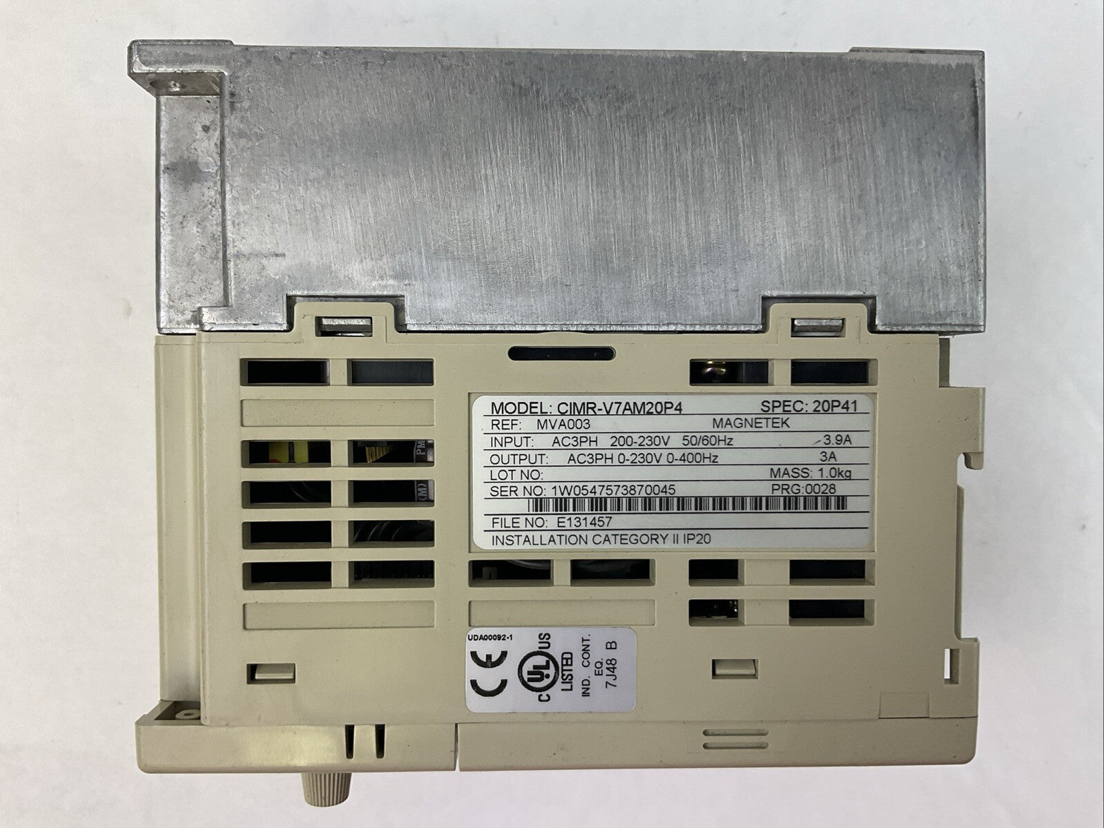 YASKAWA CIMR-V7AM20P4 AC DRIVE OUTPUT 3PH 0-230VAC 0-400HZ 3A INPUT 200-230VAC2