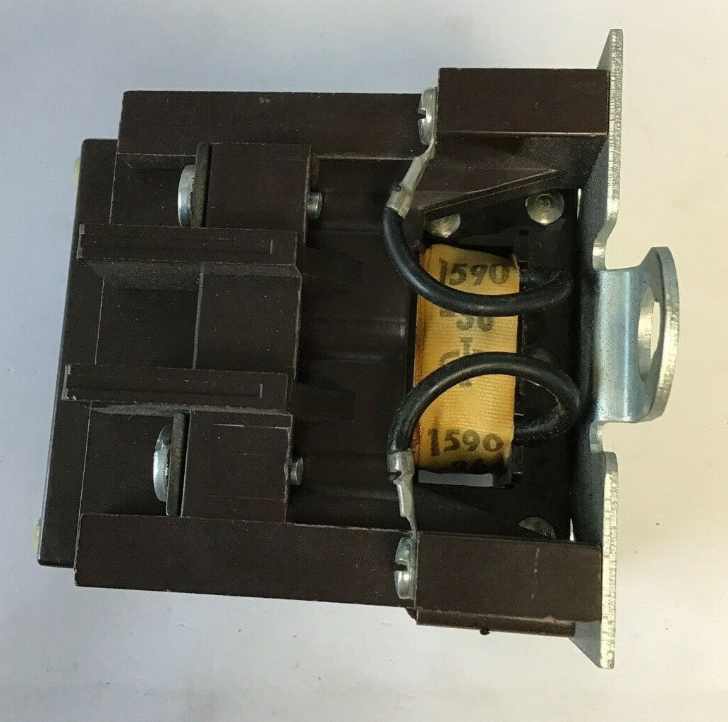 CUTLER HAMMER MAGNETIC A.C. CONTACTOR 9560H390 30A 208/240VAC 50-60CY 2POLE6