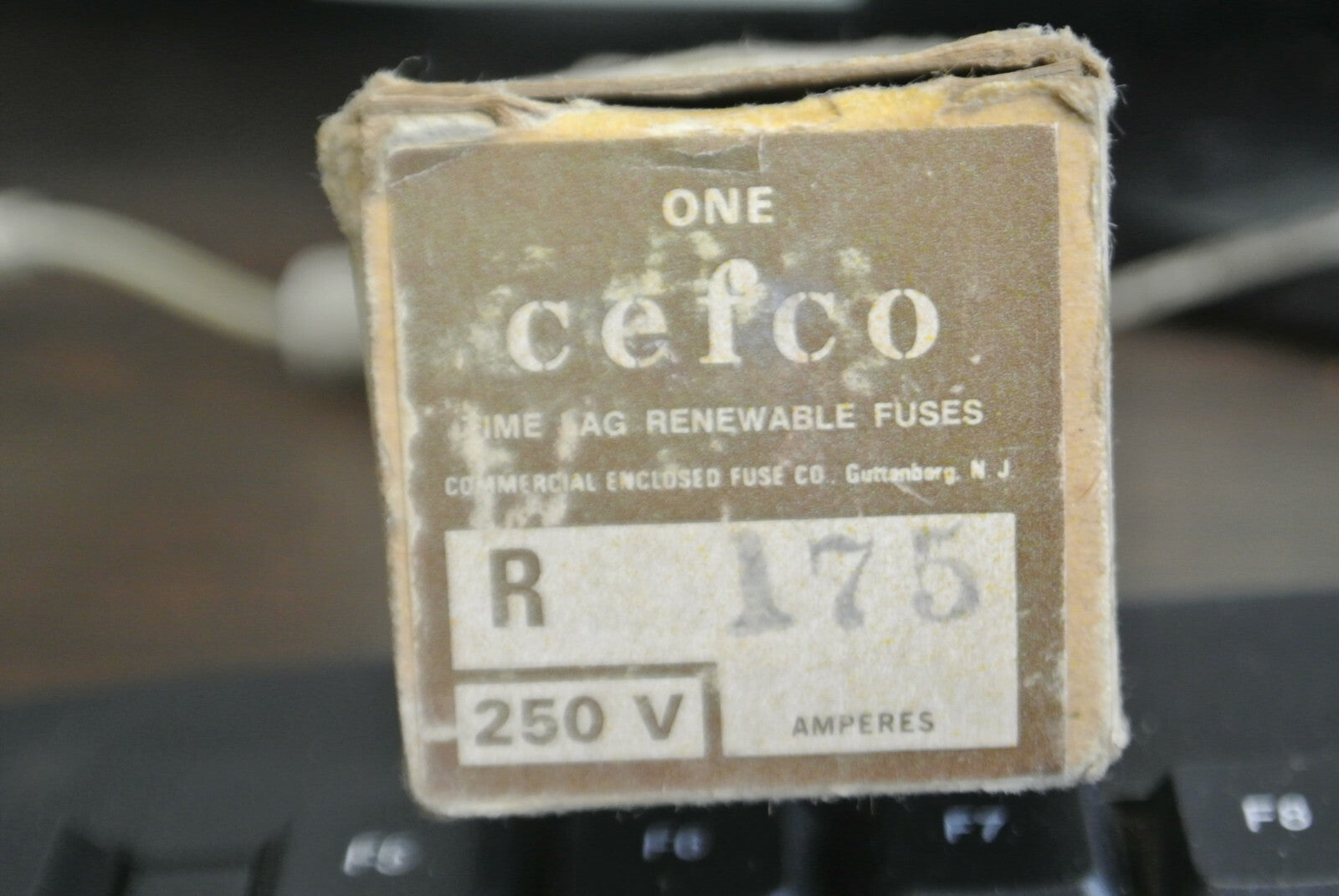 CEFCO R175 TIME LAG RENEWABLE FUSE / 250V / 175A / NEW SURPLUS5