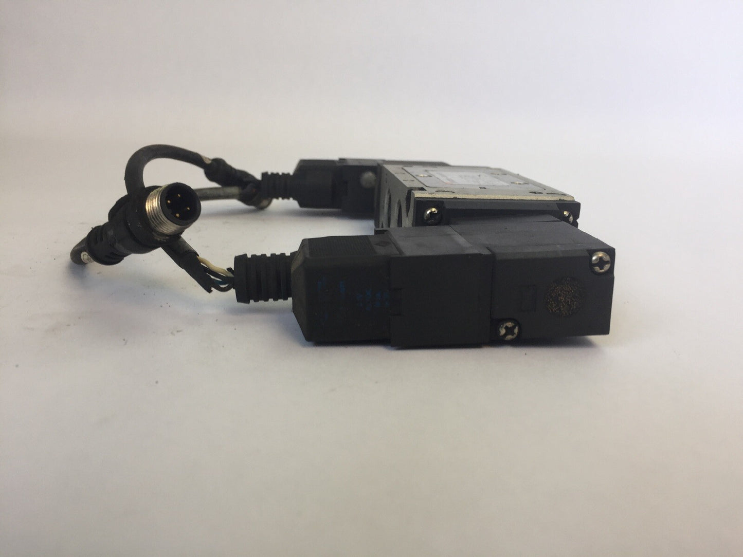 SMC VFS3220-DUJ01591 SOLENOID VALVE 24VDC2