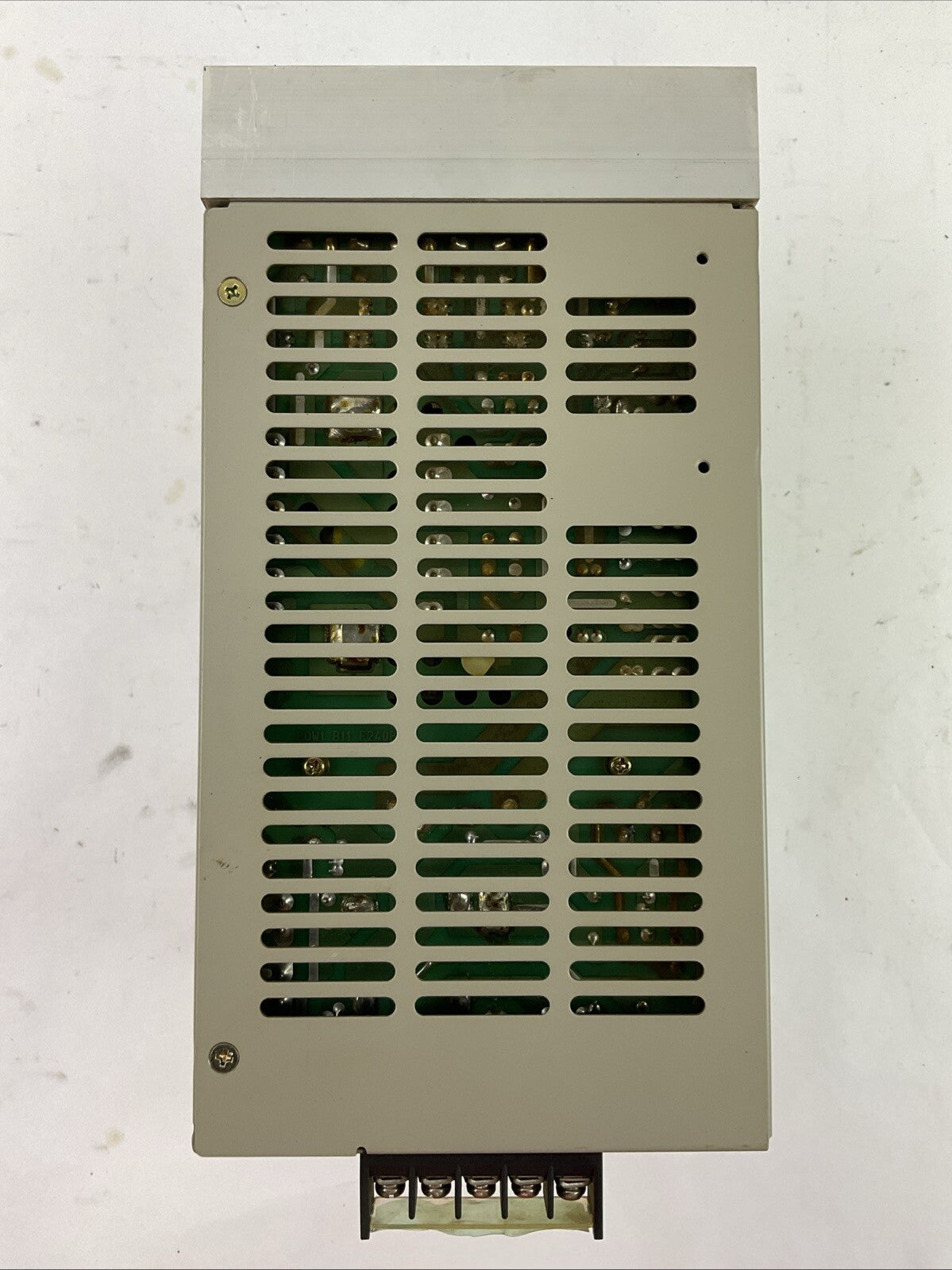 OMRON S82F-2424P POWER SUPPLY OUTPUT 24VDC 10A INPUT 100-120/200-240VAC 11A2