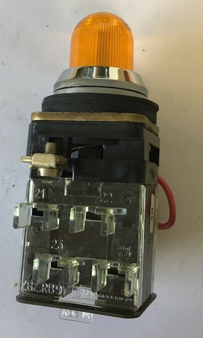 TELEMECANIQUE XB2-MY105 PUSH BUTTON LIGHT 600VAC3