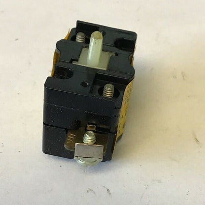 REES 40702 B NC AUXILIARY CONTACT 600VAC ***LOTOF10***4
