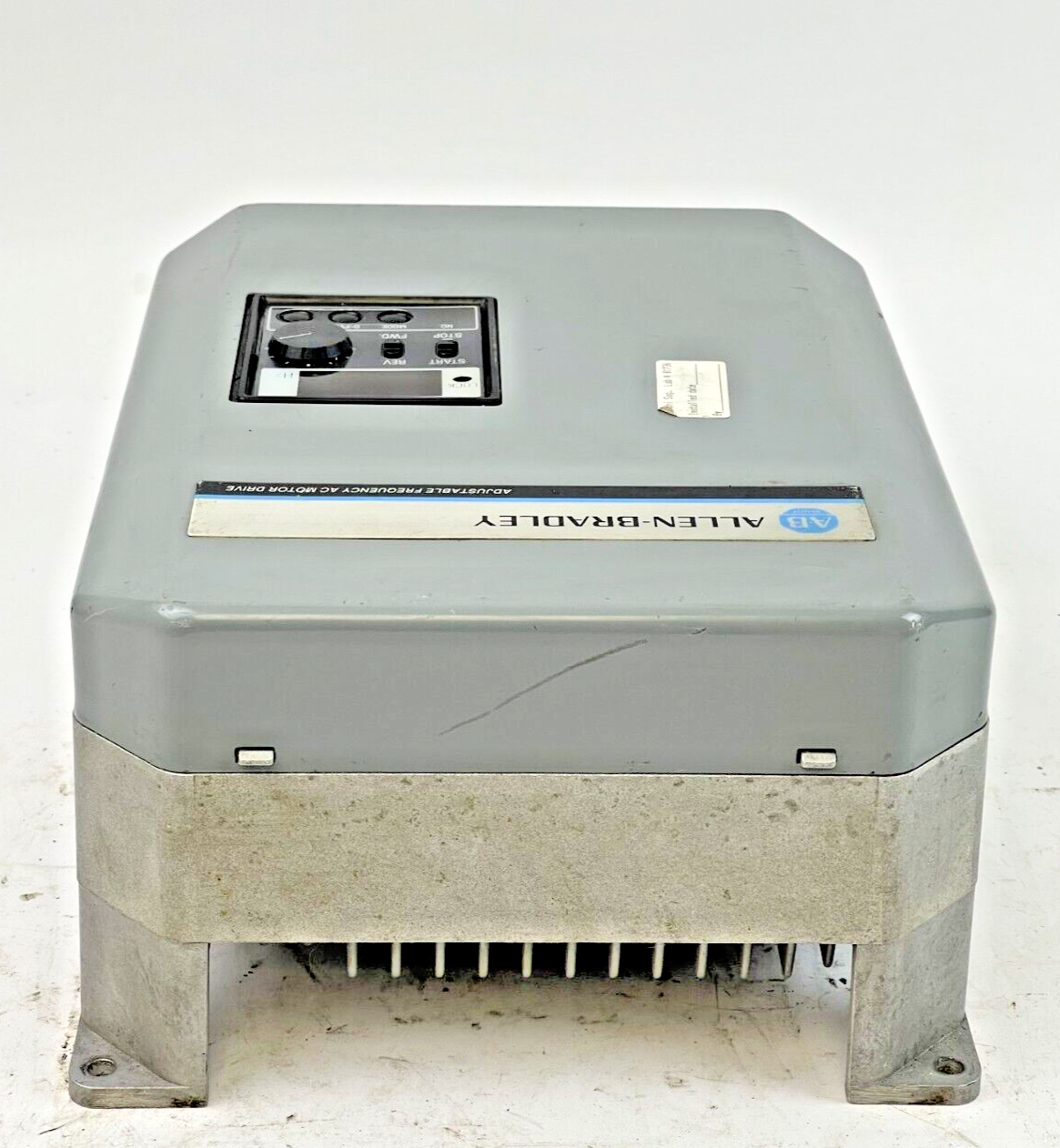 ALLEN BRADLEY - 1333-YAB SER. C ADJUSTABLE FREQ. AC DRIVE 3.6kVA 460V 3PH 4.5A8