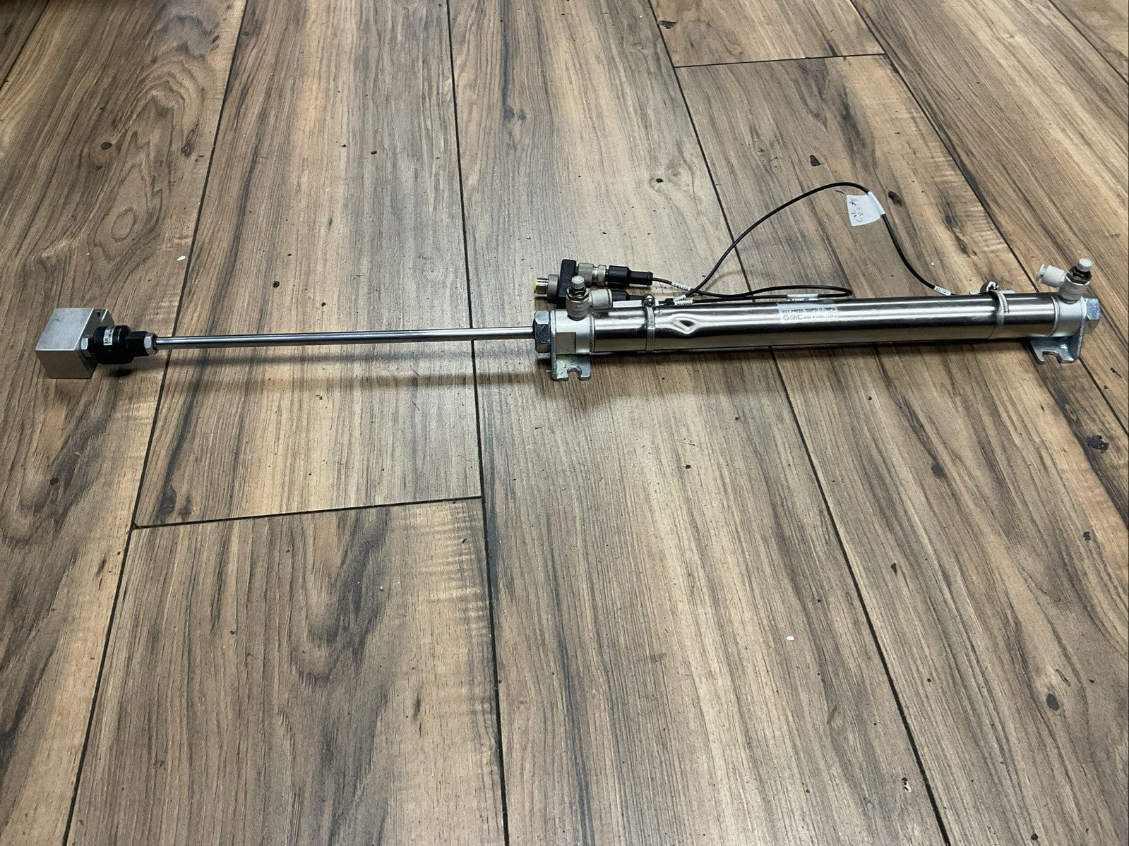 SMC NCDME106-1000C CYLINDER 250PSI (1.7MPa) BALLUFF BMF00C53