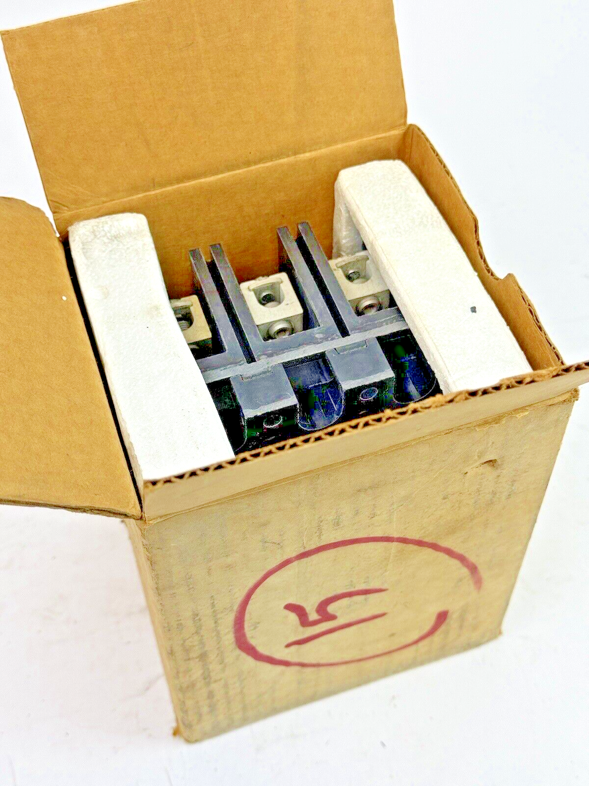 CUTLER-HAMMER - EC3050 - CIRCUIT BREAKER - 50 A, 240 VAC, 3 POLE - NEW OLD STOCK9