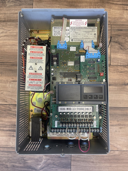 ALLEN BRADLEY 1336-B007-EAD-L3 AC DRIVE OUTPUT 8.6/9.3/10.4KVA 380/415/460VAC0