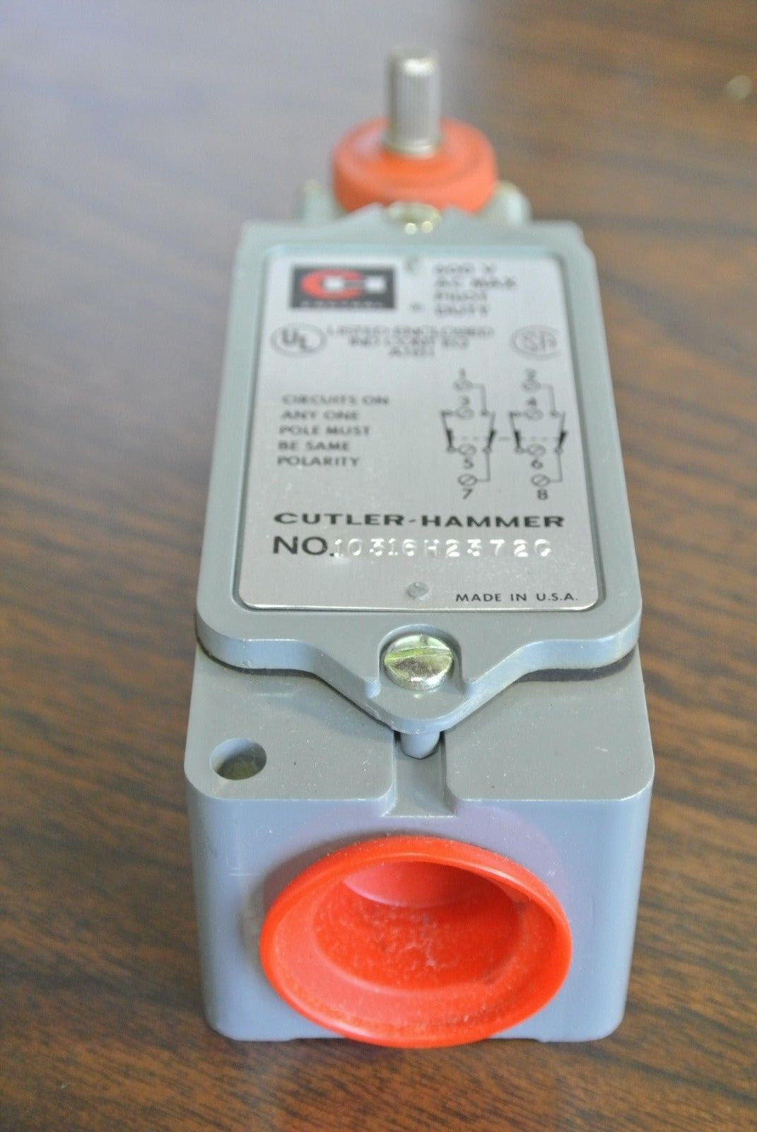 CUTLER-HAMMER 10316H2372C - OILTIGHT LIMIT SWITCH - 1 N.O., 1 N.C. - NEW SURPLUS4