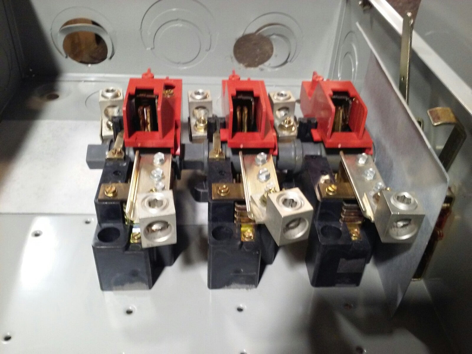 POWERMASTER EATON H364NFK, SAFETY SWITCH, 200A, 600V/250DC, 3P, 150 H.P., USED4