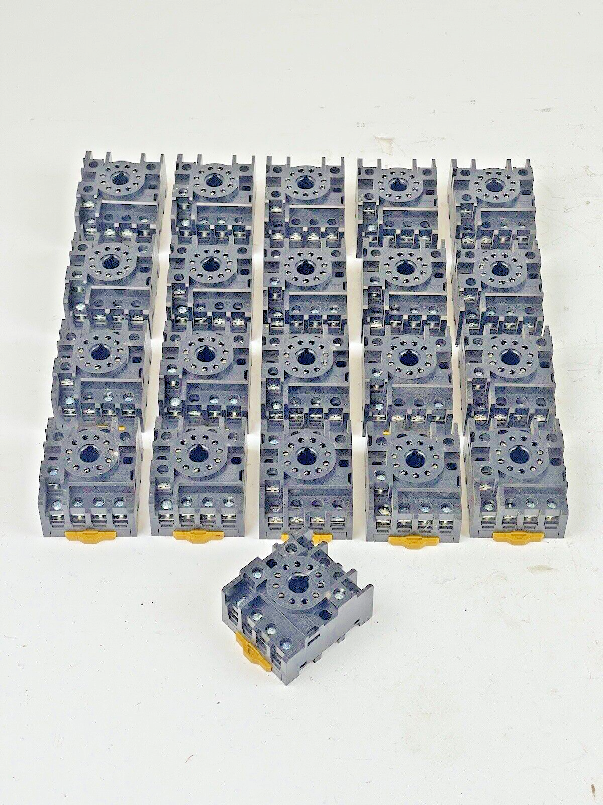 OMRON *LOT OF 21* - PF113A-E - 11 PIN RELAY SOCKET BASES - FINGER SAFE1