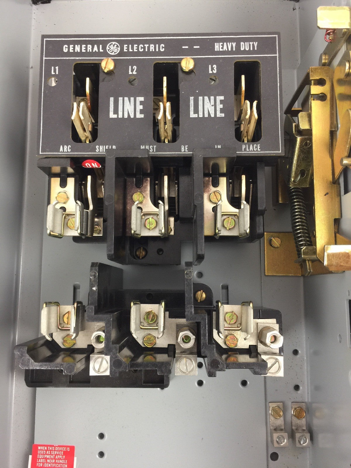 GE TH3322J SAFETY SWITCH 60A 240VAC  250VDC 3 FUSES 7