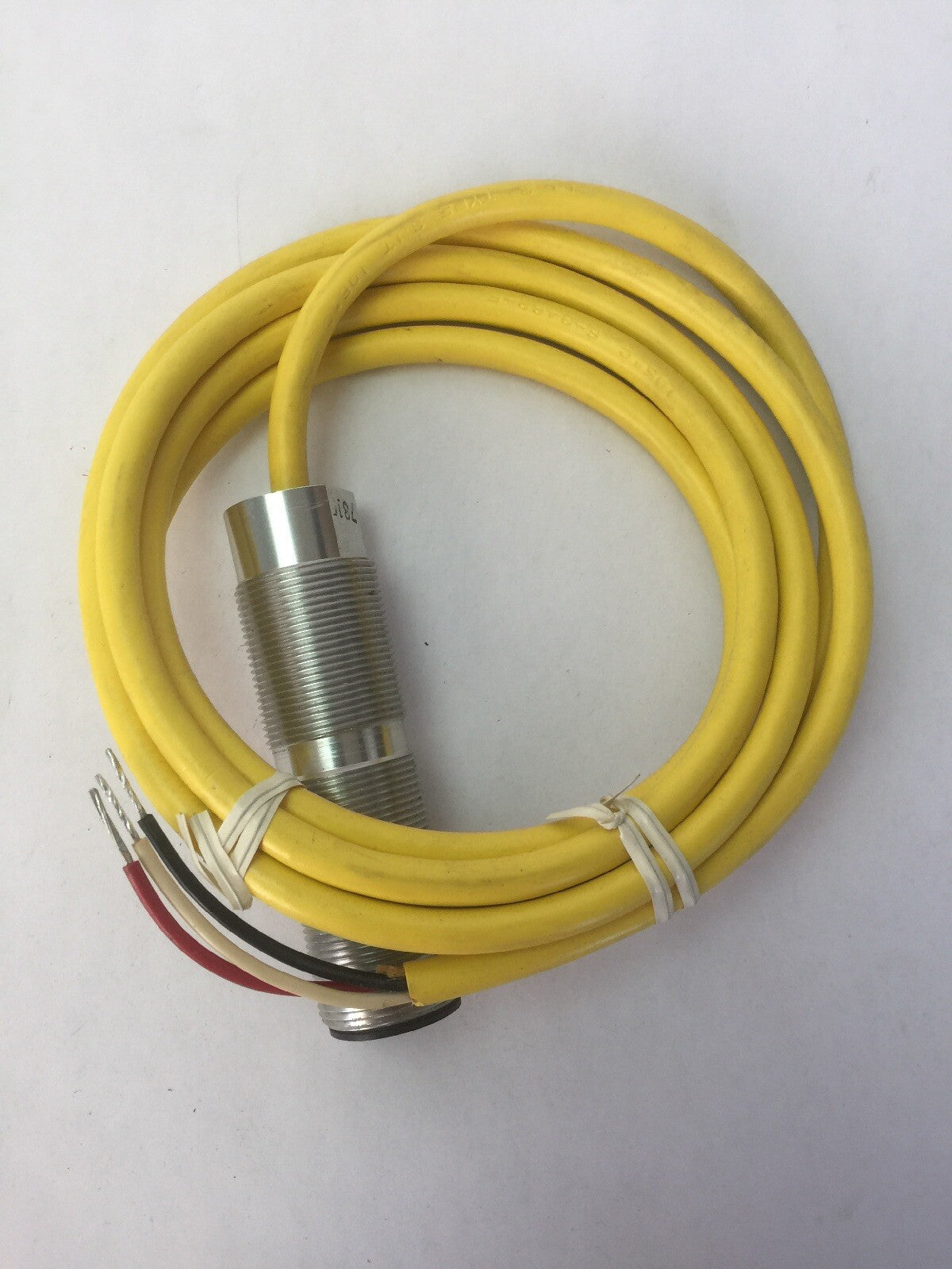 MICRO SWITCH A HONEYWELL DIVISION FYCC8C3-2 PROXIMITY SWITCH 120VAC 1