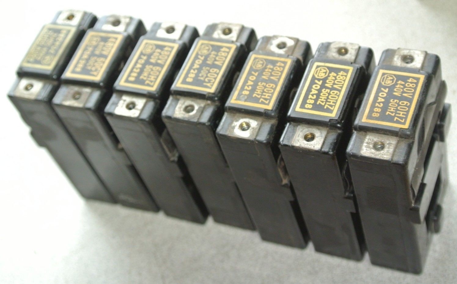 ALLEN-BRADLEY 70A288 COIL SIZE 0 440-480V, 50-60Hz  NEW SURPLUS  NO SCREWS LOT/70