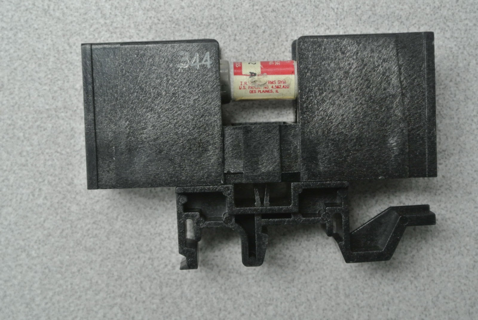 LITTELFUSE L60030C-1C / FUSEHOLDER w/ FUSE / 600V / 30A / EACH2