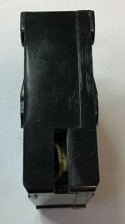 CHALLENGER C130 120/240VAC TYPE HCAR 1POLE ***LOTOF5***7