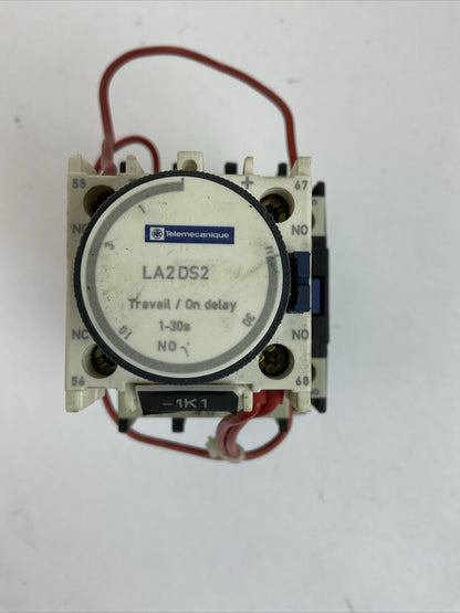 TELEMACANIQUE LC1D3210 CONTACTOR 24V 50/60HZ COIL LA2DS2 CONTACT BLOCK1