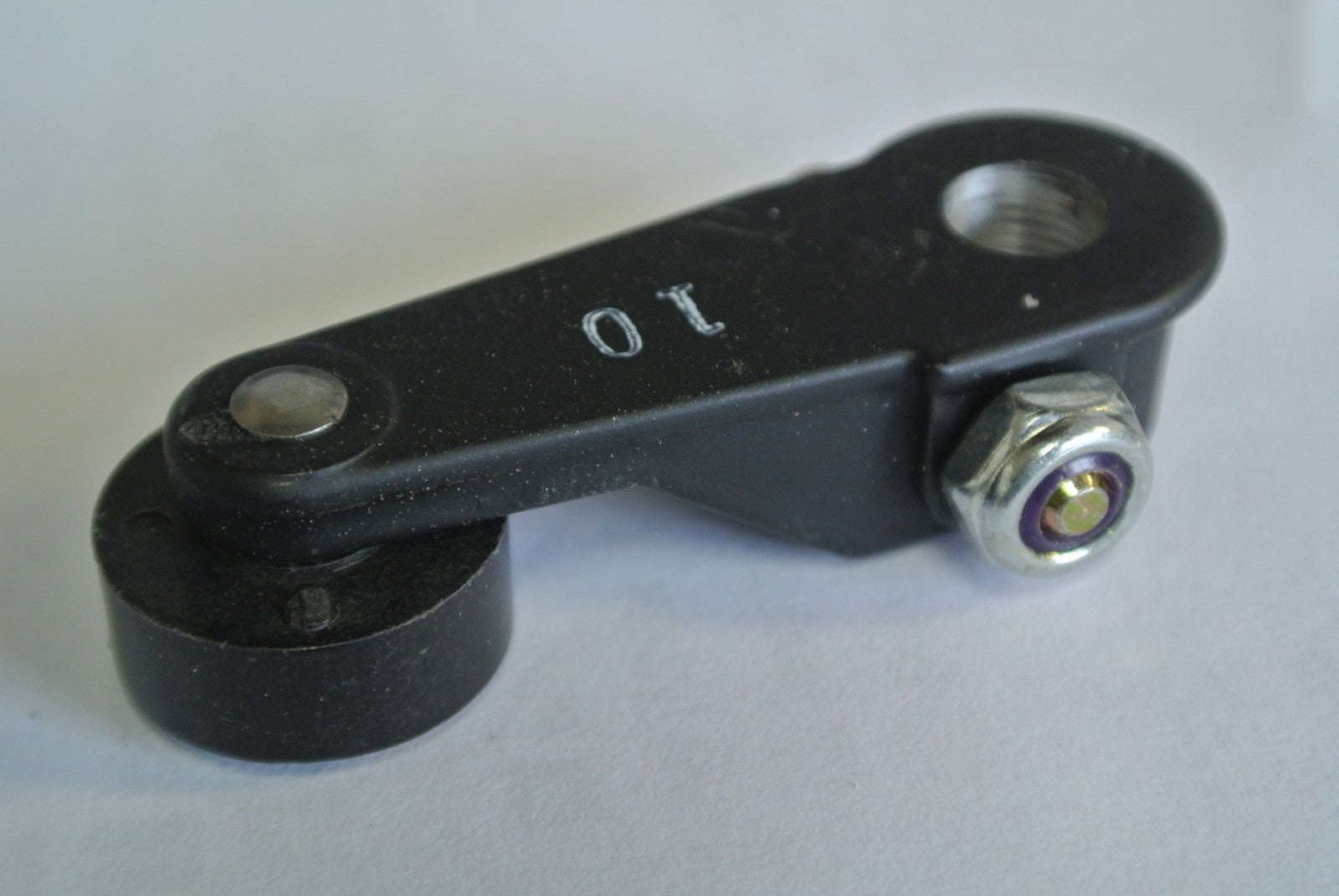 GE CR215GL10 - LIMIT SWITCH ROLLER LEVER 1.5" RADIUS .075 DIA. x .28" WIDE - NEW4