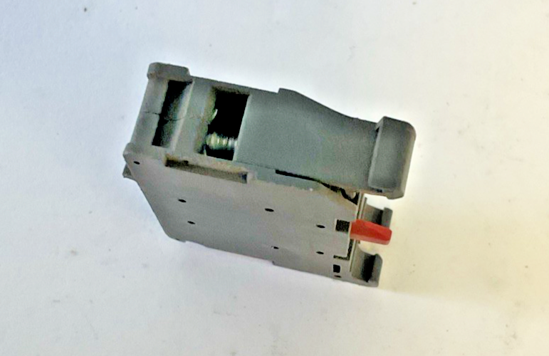 ALLEN BRADLEY 800F-X01 CONTACT BLOCK SER.A 600V 10A 4KV***LOTOF4***5