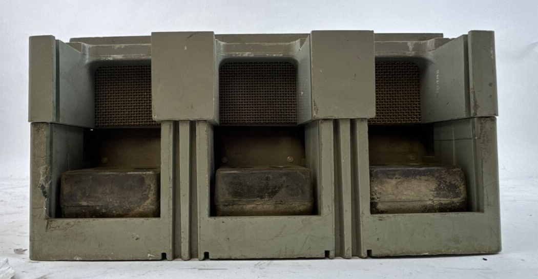 ITE HP3-F160 CIRCUIT BREAKER FRAME 600VAC 3POLE WITH 800A TRIP UNIT A02HP0R0 AUX5