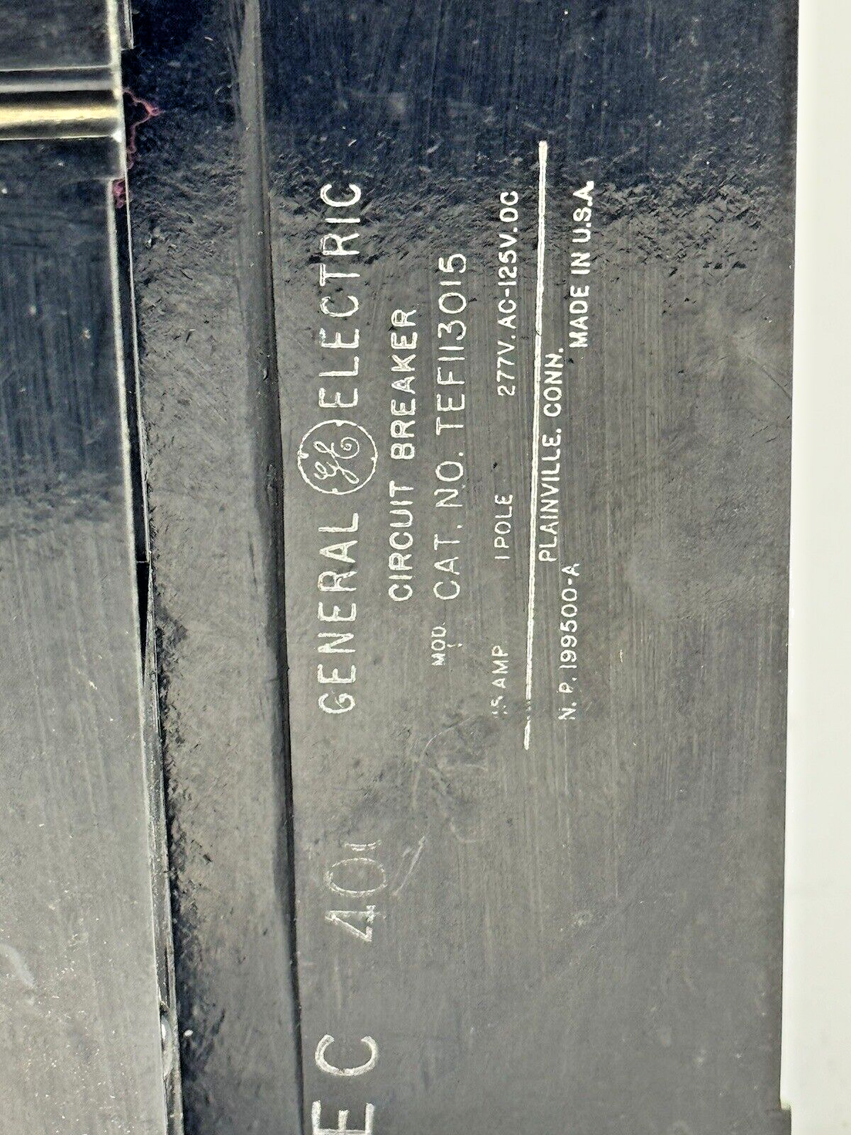 GE **LOT OF 2** - TEF113015 - CIRCUIT BREAKER - 1 POLE/15A/277 VAC5