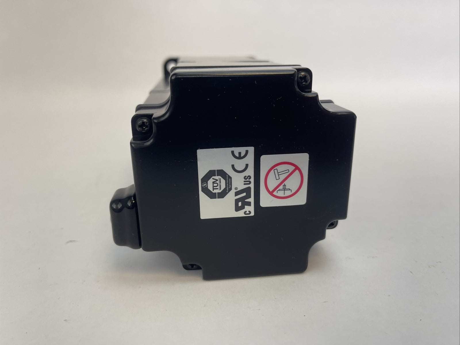 YASKAWA SGMAS-12A2A6C AC SERVO MOTOR 200V 1150W 8.5A 3.66Nm7