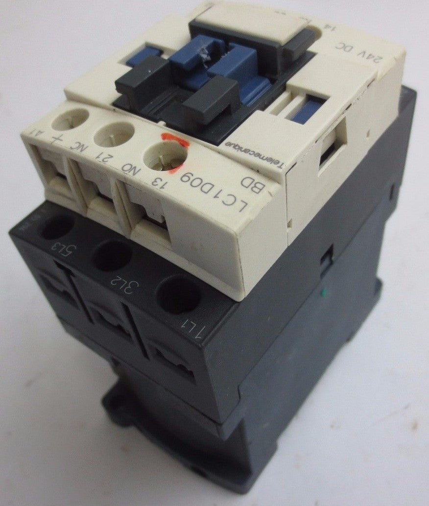 SCHNEIDER / TELEMECANIQUE LAD4TBDL w/ LC1D09 CONTACTOR 24V2