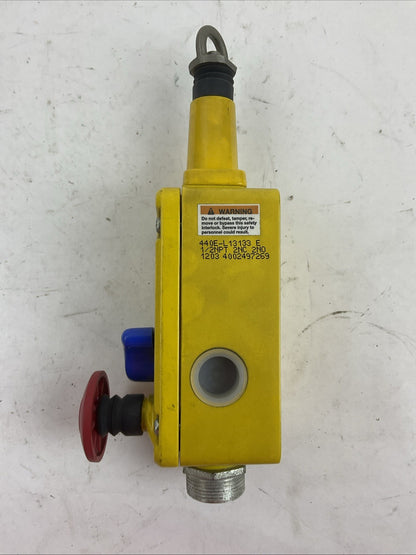 ALLEN BRADLEY 440E-L13133 PULL SWITCH 1/2NPT 2NC 2NO LIFELINE 4 GUARD MASTER2