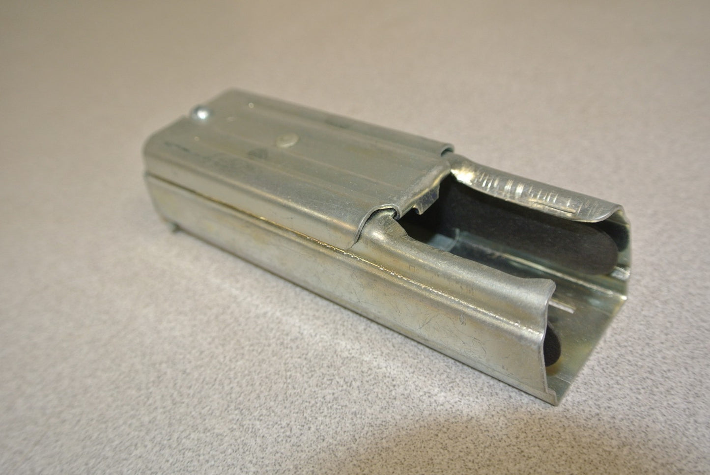 I-T-E IMPERIAL TEC710 END CAP for UNIVERSAL LIGHTING DUCT / 250V / NEW SURPLUS 3