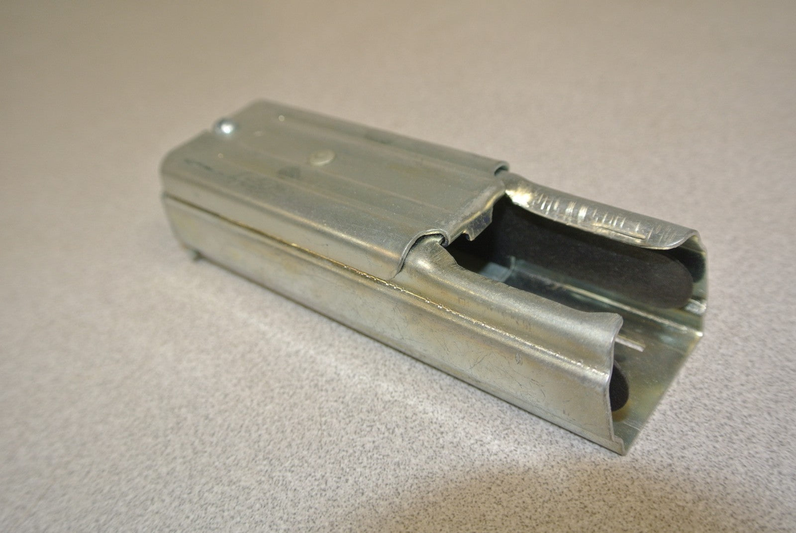 I-T-E IMPERIAL TEC710 END CAP for UNIVERSAL LIGHTING DUCT / 250V / NEW SURPLUS 3