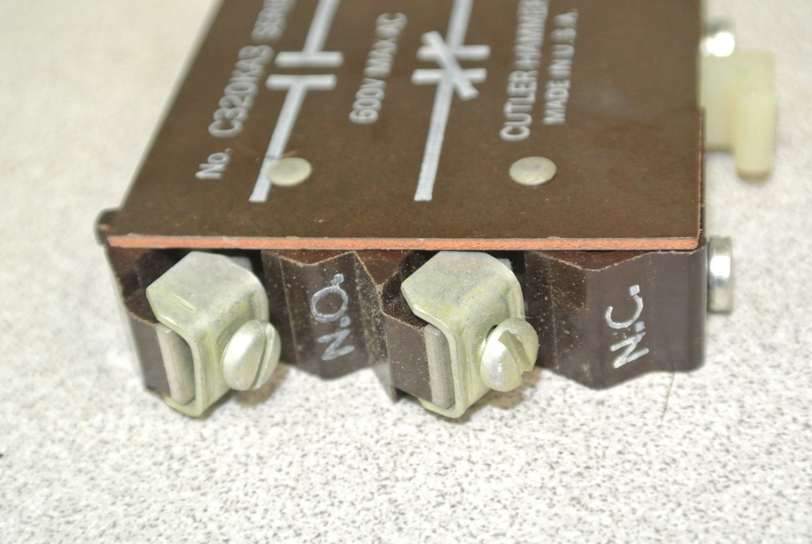 CUTLER-HAMMER C320KA3 AUXILIARY CONTACT / N.O., N.C. / SIZE 1 / 600VAC4