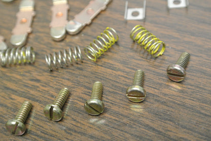 WESTINGHOUSE 373B331G04 / MAIN CONTACTS / 3 & 4 POLE / TYPE A SIZE 0 NEW SURPLUS2