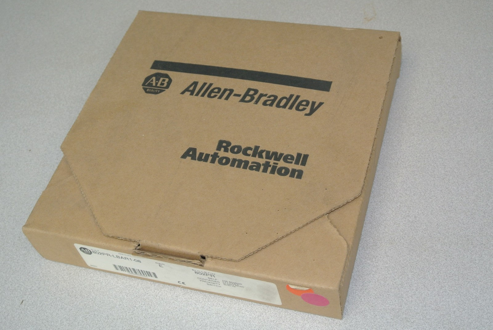 ALLEN-BRADLEY 802PR-LBAR1-08 SER.A PROXIMITY SWITCH 20-250VAC/DC / 8ft4