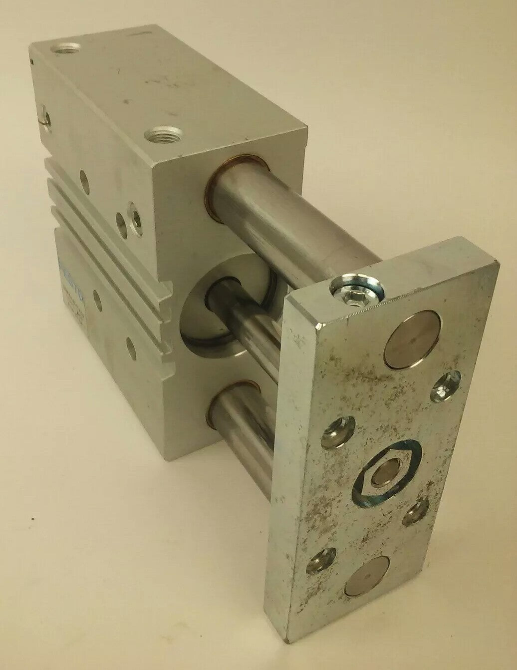 FESTO DFM-50-80-P-A-GF AIR CYLINDER DFM-50-80, PMAX= 10BAR, DFM5080PAGF2