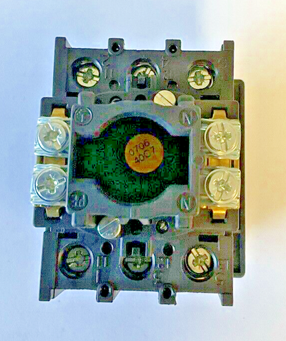 MOELLER P1-25 ON -OFF SWITCH 690VAC 25A 50-60HZ6