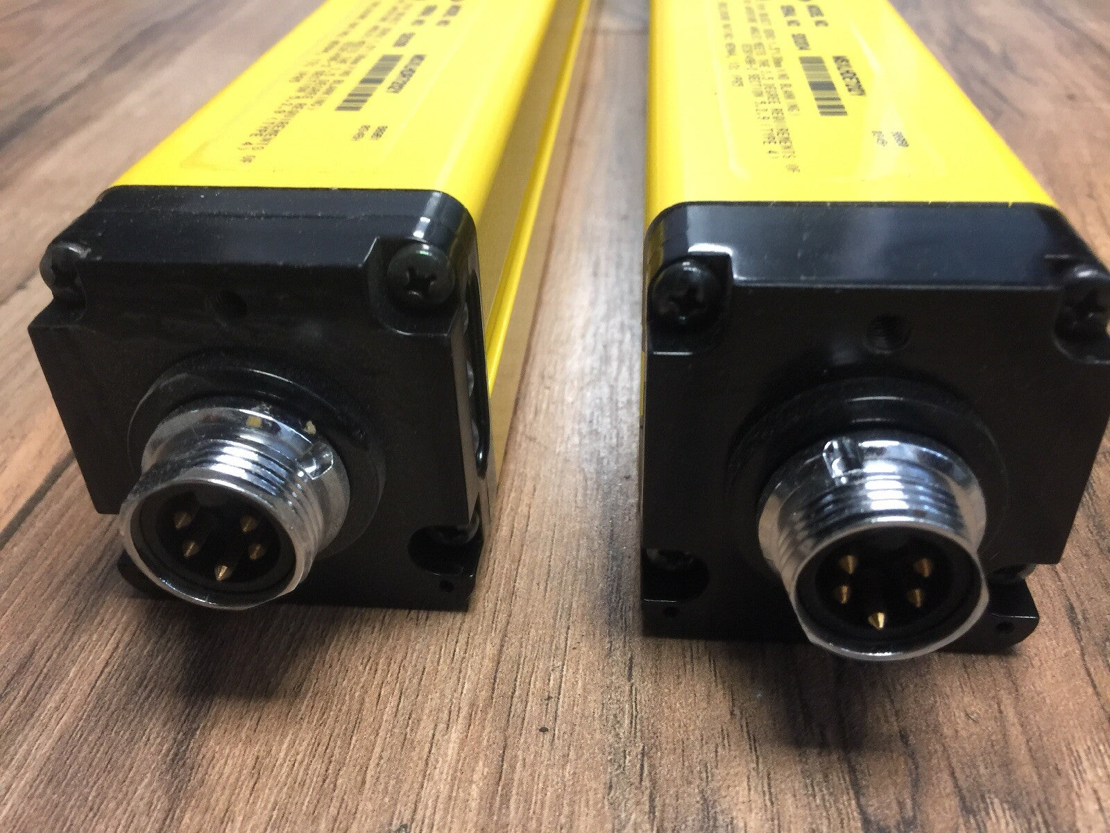 BANNER LONG RANGE LIGHT CURTAIN MSXLHDE7212Y EMITTER MSXLHDR7212Y RECEIVER 2