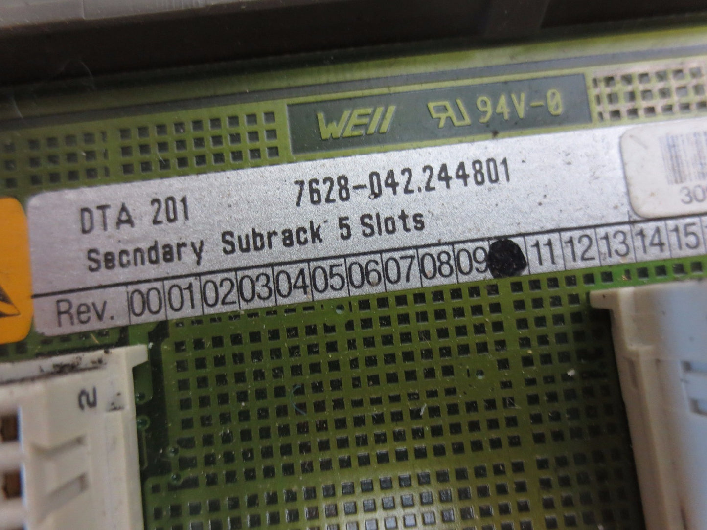 AEG SCHNEIDER MODICON DTA200 PRIMARY RACK & DTA201 SECONDARY SUBRACK5