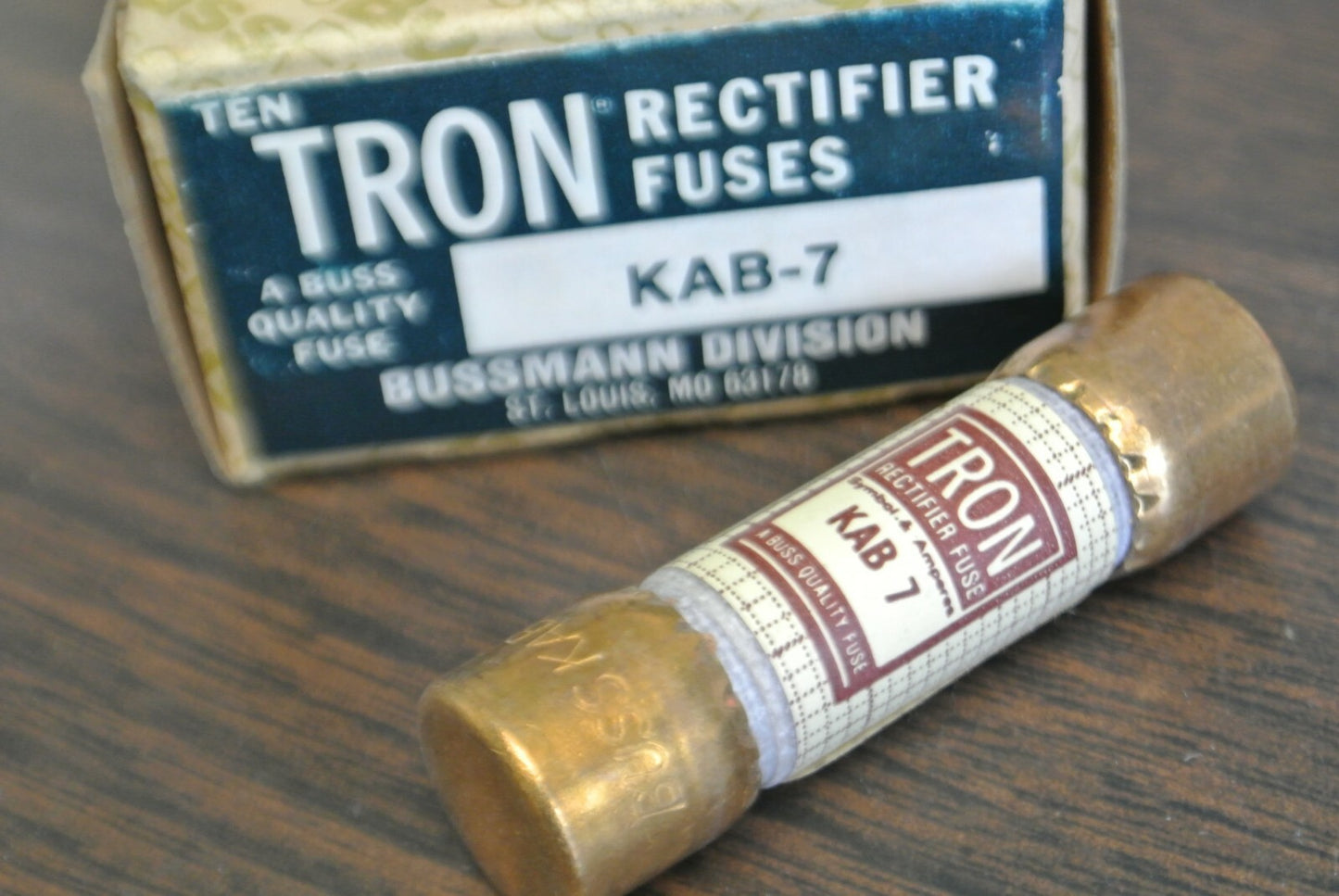 BOX of 10 / BUSSMANN / TRON KAB-7 RECTIFIER FUSES 7A / 250V NEW SURPLUS 3