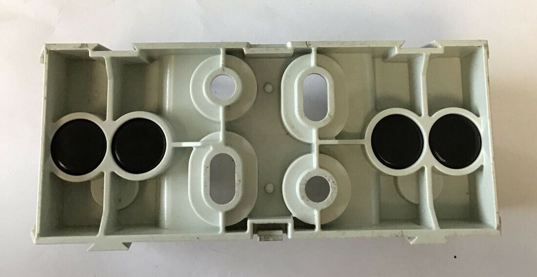 BUSSMANN JM60200-3CR FUSE HOLDER 600V-200A TAB BROKEN4