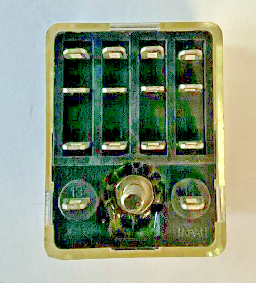 ALLEN BRADLEY 700-HC54Z24-4 RELAY SER.A 24VDC 1/10HP 1A 120V 50/60HZ**LOTOF3**4