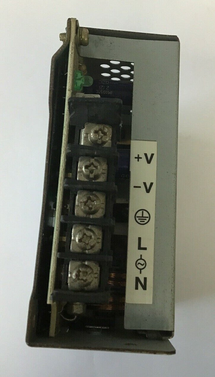Omron S82J-02524D DC Power Supply 24 VDC 1.1A (BROKEN PLASTIC)1
