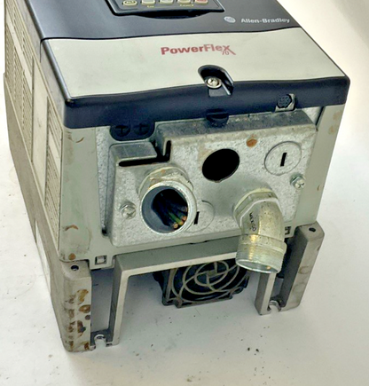 ALLEN BRADLEY 20AD8P0A3AYNNNC0 AC DRIVE POWER FLEX 70 SER A FW 5.001 5HP 9.8A4