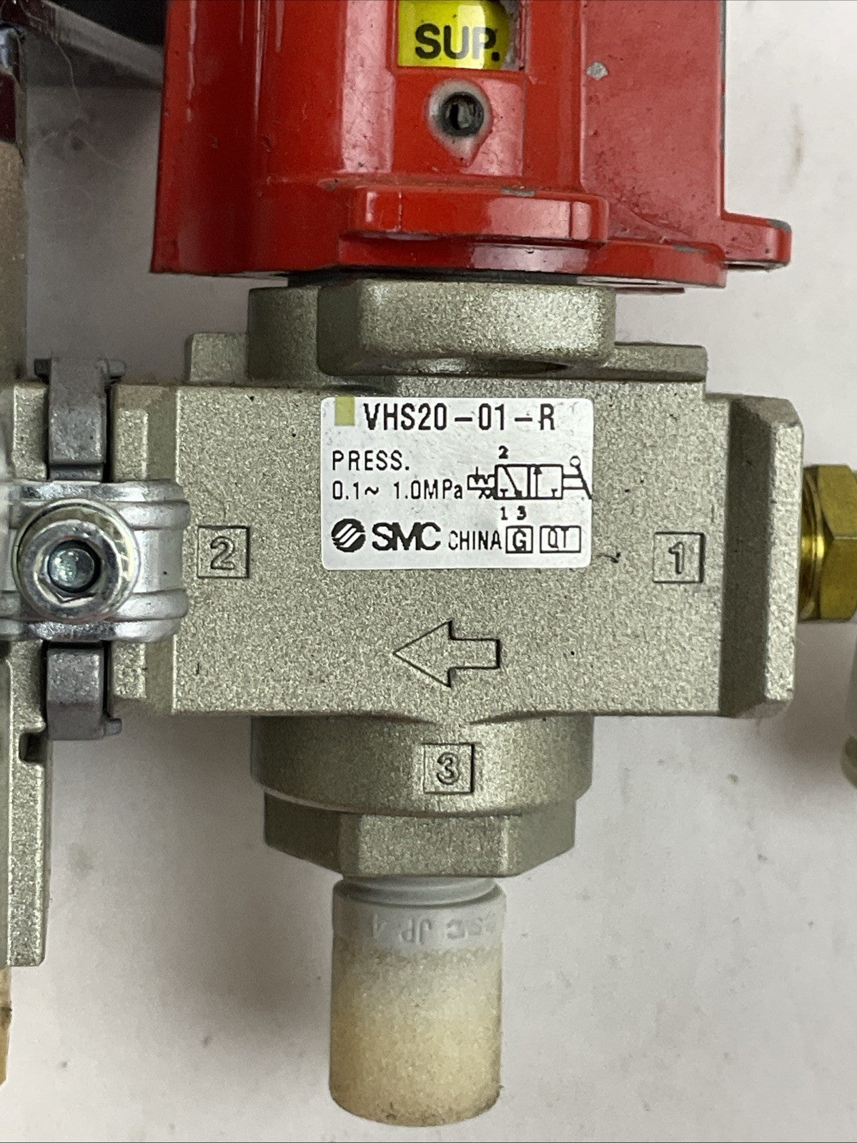 SMC AW20K-01BM-R REGULATOR VHS20-01-R SHUT OFF VALVE2