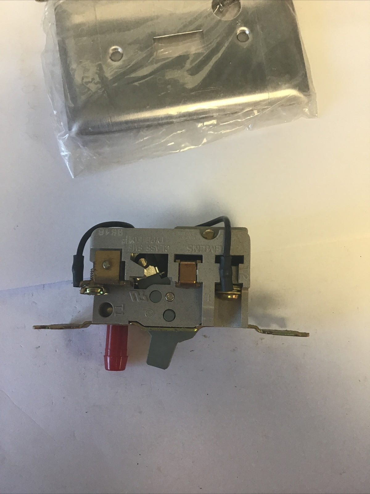 SIEMEN SMF FS1P MANUAL STARTER 1 POLE TOGGLE 277VAC 230VDC 1HP 8