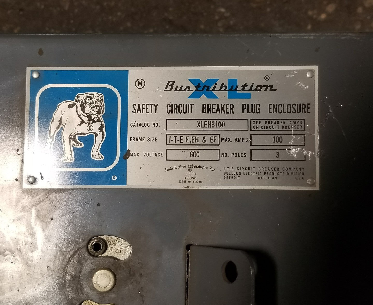 ITE SIEMENS XLEH XLEH3100 100 AMP 600V CIRCUIT BREAKER BUS PLUG ENCLOSURE ONLY1