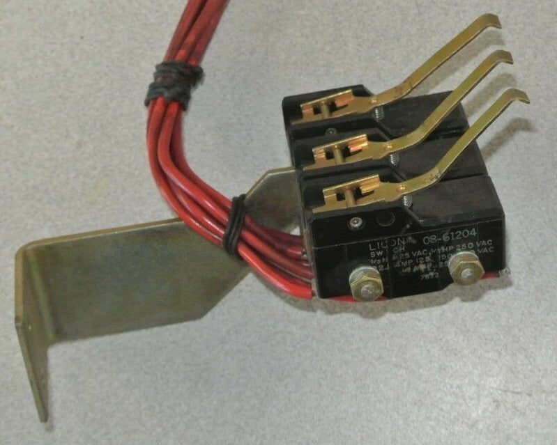 LICON 08-61204 SWITCH / 1/3HP @ 125VAC / 1/4HP @ 250VAC0