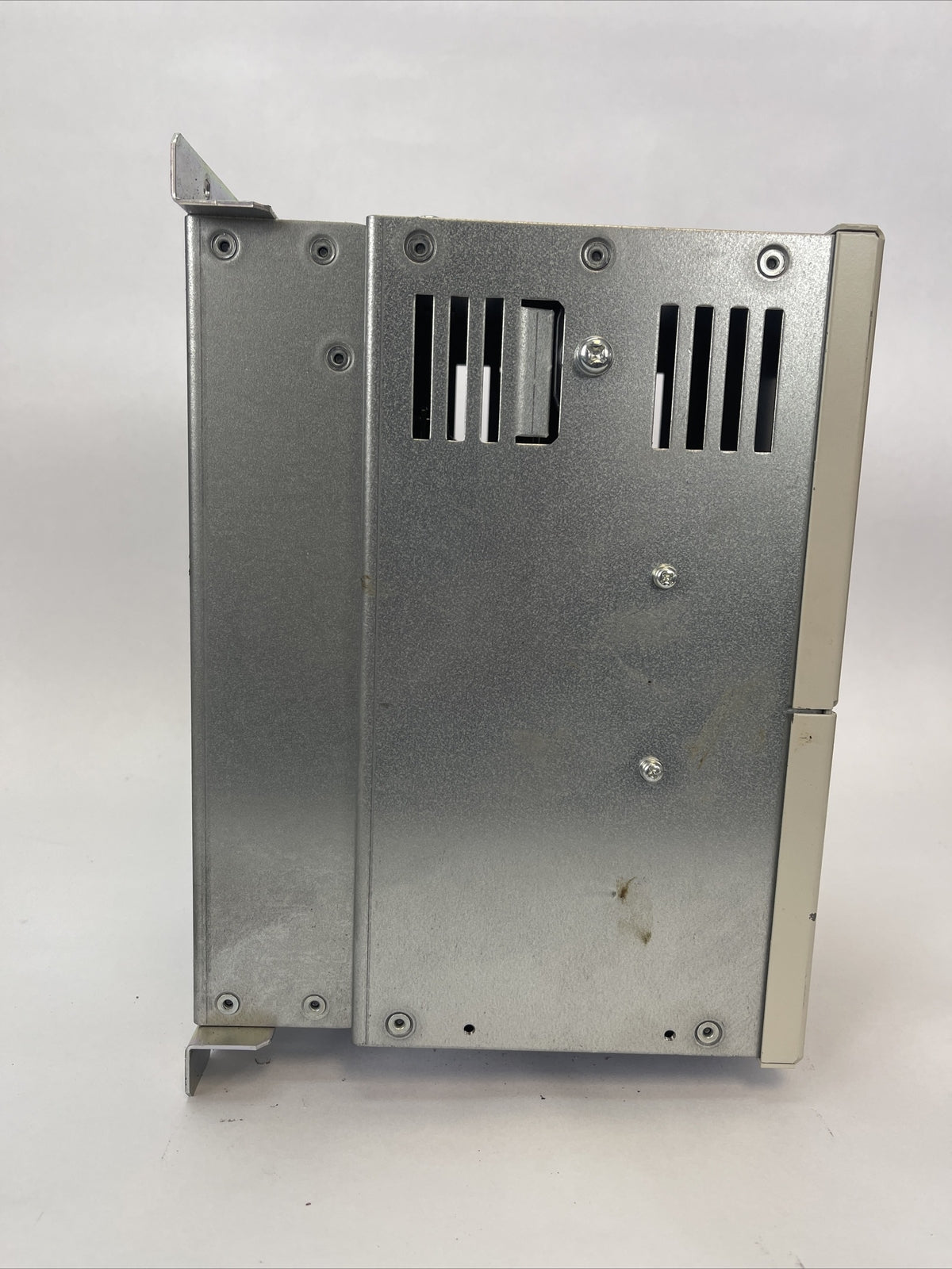 YASKAWA CDBR-4220D BRAKING UNIT INPUT 510-680VDC 80A OUTPUT 80A5