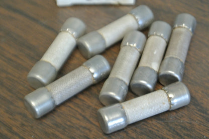 LOT of 7 / BUSS KLM-8 FAST-ACTING MIDGET FUSE / 8A / 500V / NEW SURPLUS / KLM80